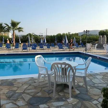 Lejlighedshotel Village & Family Laganas