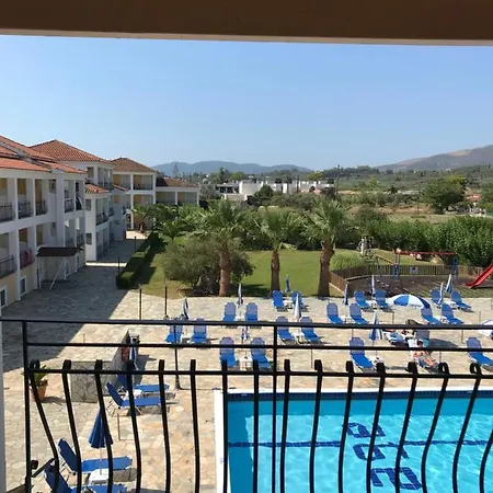 Apartahotel Village & Family 3*