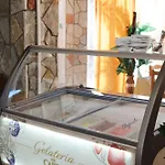 Aparthotel Village & Family 3*