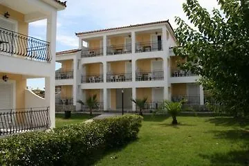 Aparthotel Village & Family 3*