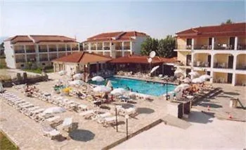 Aparthotel Village & Family 3*