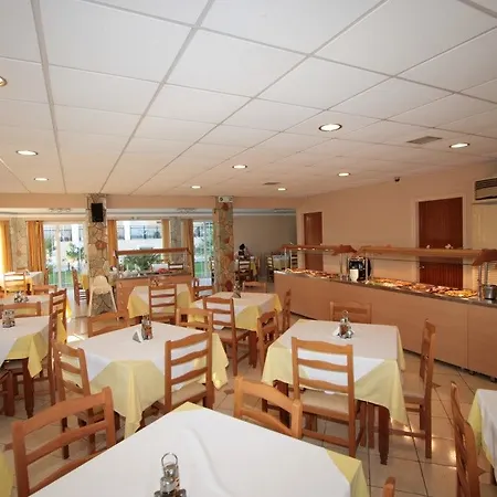Village & Family Hotel de apartamente 3*